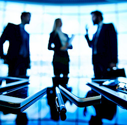 Hybriditapahtumien nousu: Tapahtumasuunnittelun uusi aikakausi