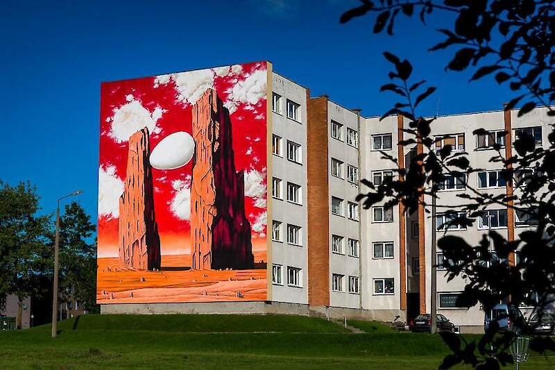 Navitrolla paintings on Võru city apartment buildings
